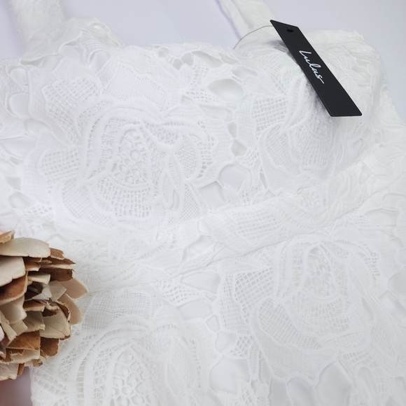 New Lulu's White Lace Lined Dress Sz M - Picture 8 of 11